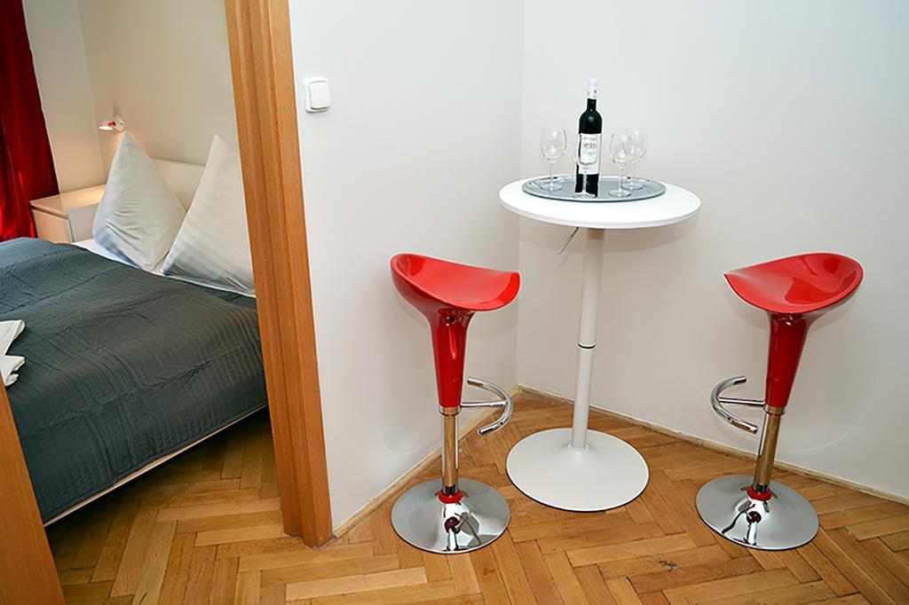 Classic 2Bdr Suite By Ruterra Praag Buitenkant foto